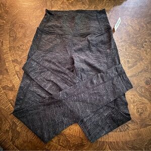Core 10 NWT XS Black & Gray Women's Leggings